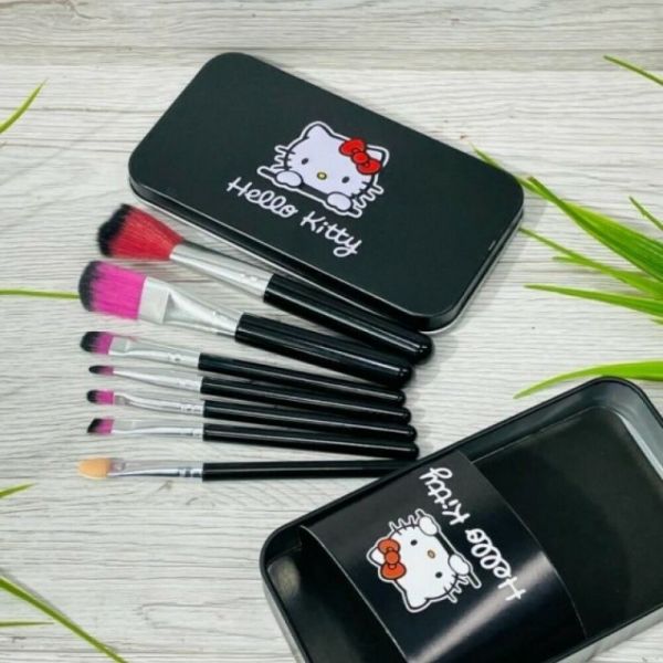 Helloy Kitty Makeup Brush Set (ER120)